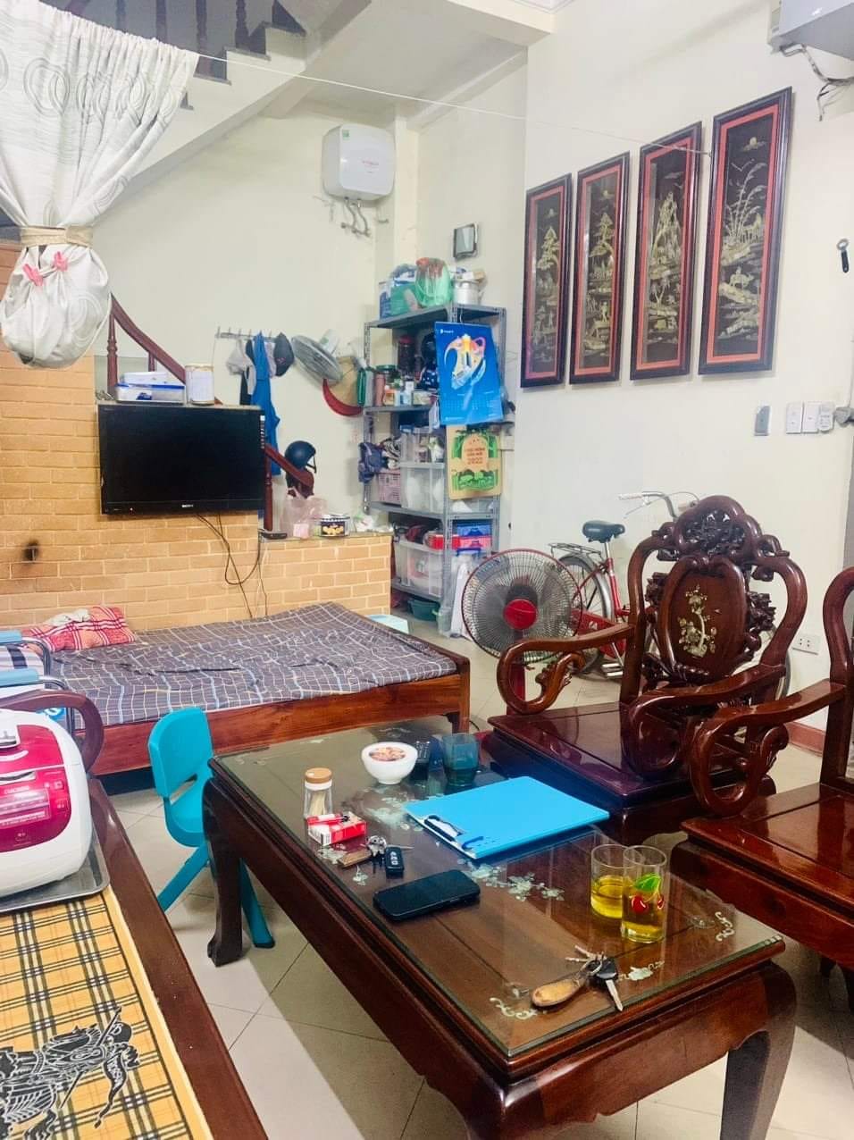 Bán nhà Phố Lạc Long Quân, Quận Tây Hồ, Lô góc. Giá 5.9 tỷ.