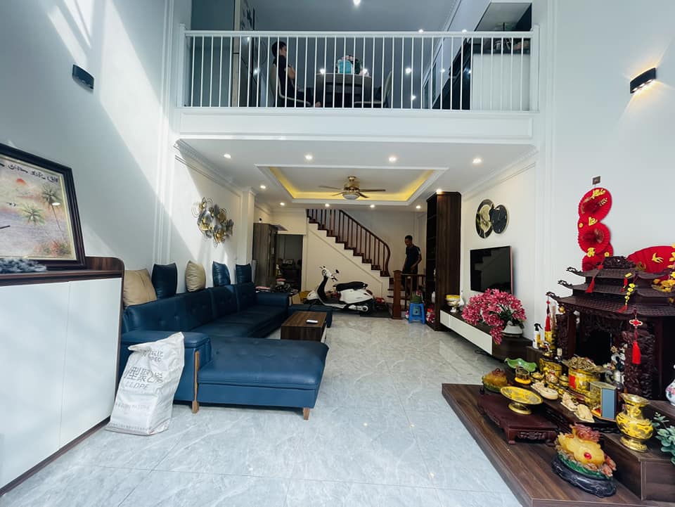 Bán nhà 78m2 phố Nghi Tàm, Tây Hồ Ô tô dừng đỗ 6 phòng Ô tô tránh 10m 9.5 Tỷ