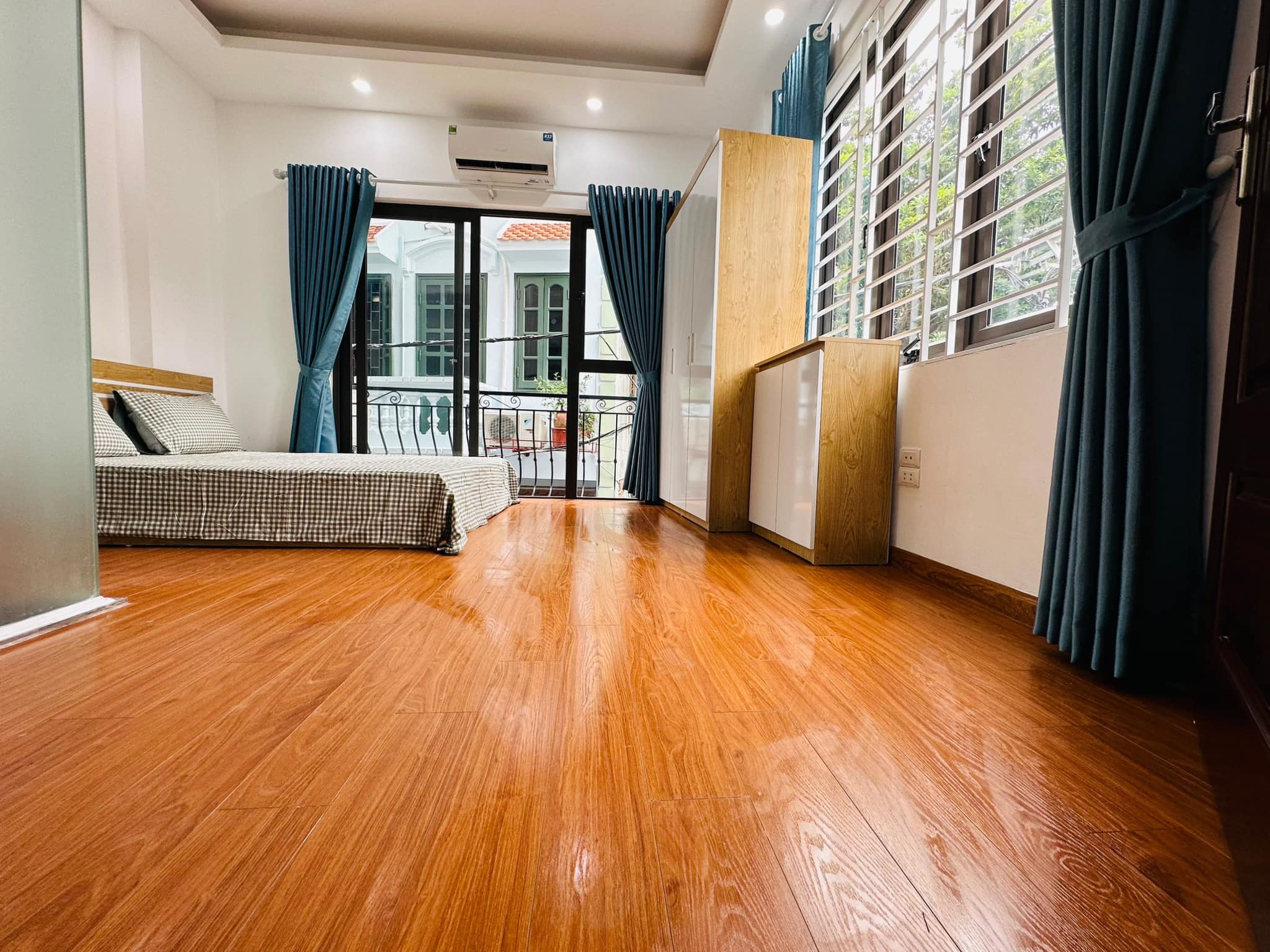 BÁN NHANH TÒA CCMN 9 PHÒNG FULL ĐỒ, DÒNG TIỀN 45tr/tháng – NGÕ 38 XUÂN LA 41m2 – Giá chỉ 6.35 tỷ