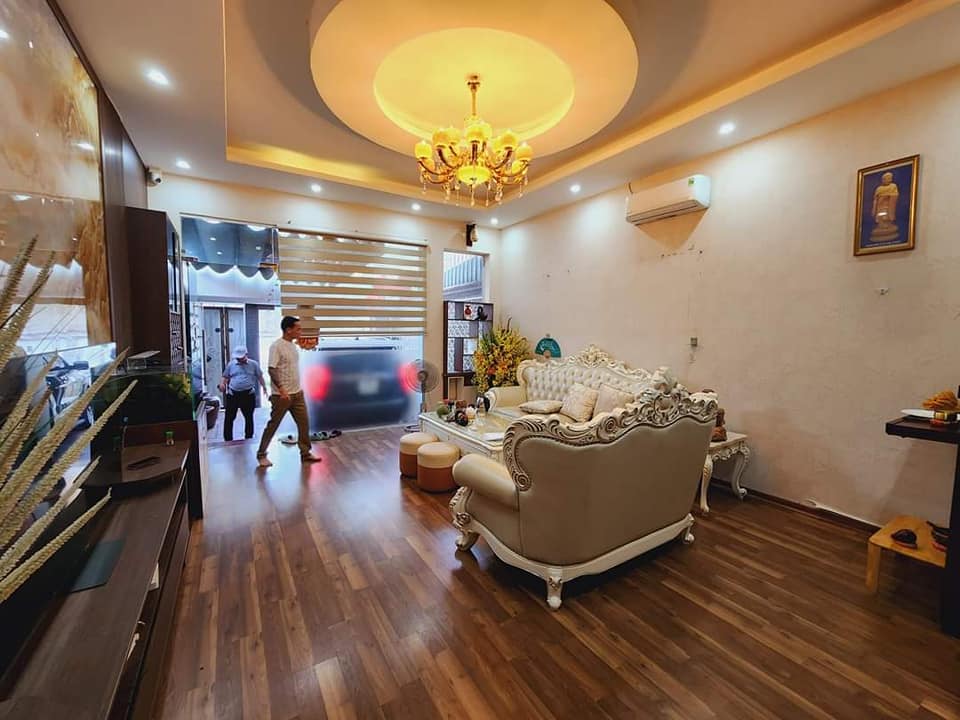 Bán nhà 68m2 phố Âu Cơ, Tây Hồ Gara Ô tô thông 7 ngủ Kinh doanh 9.8 Tỷ