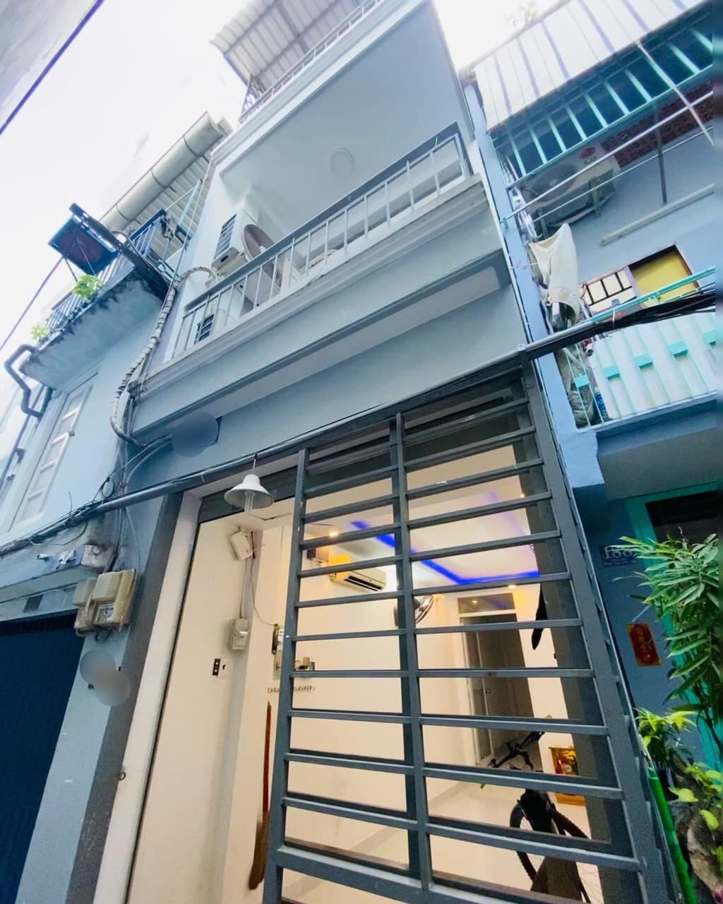 Quận 1 Đề Thám - Giá 3.8 tỷ - 25m2 - 3 Tầng BTCT - 20m ra mặt tiền. Nhà mới đẹp ở ngay.