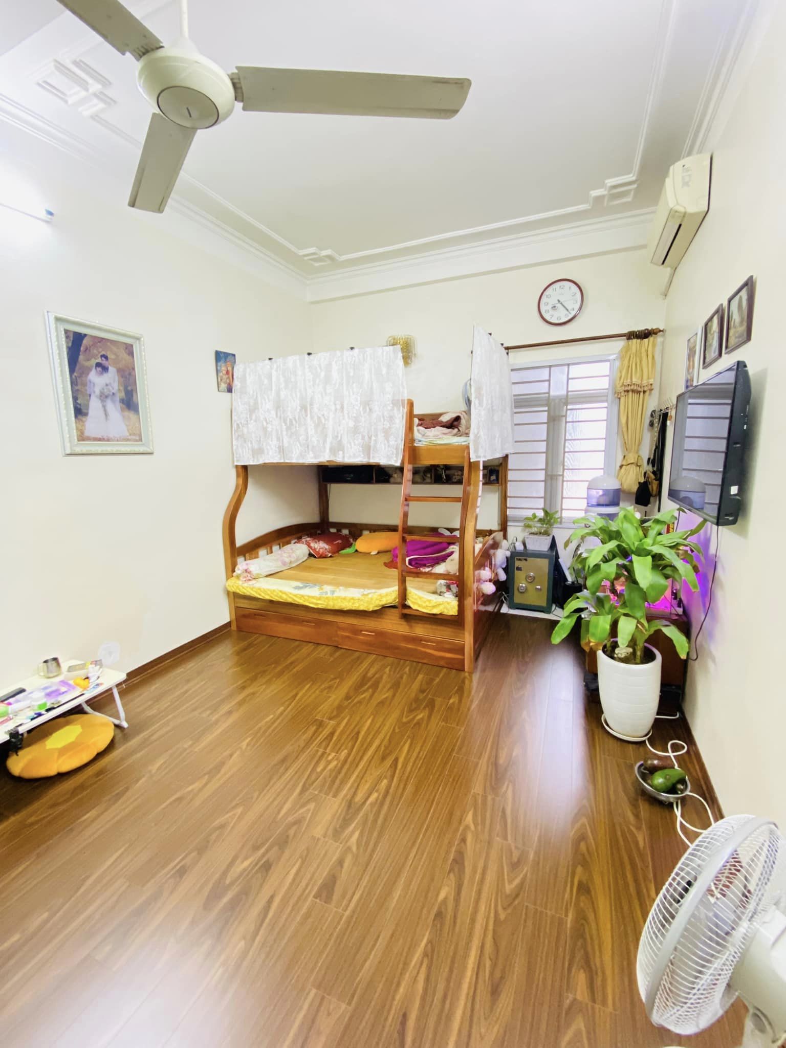 HƠN 3 TỶ CÓ NGAY NHÀ PHỐ KHÂM THIÊN NGÕ RỘNG KINH DOANH