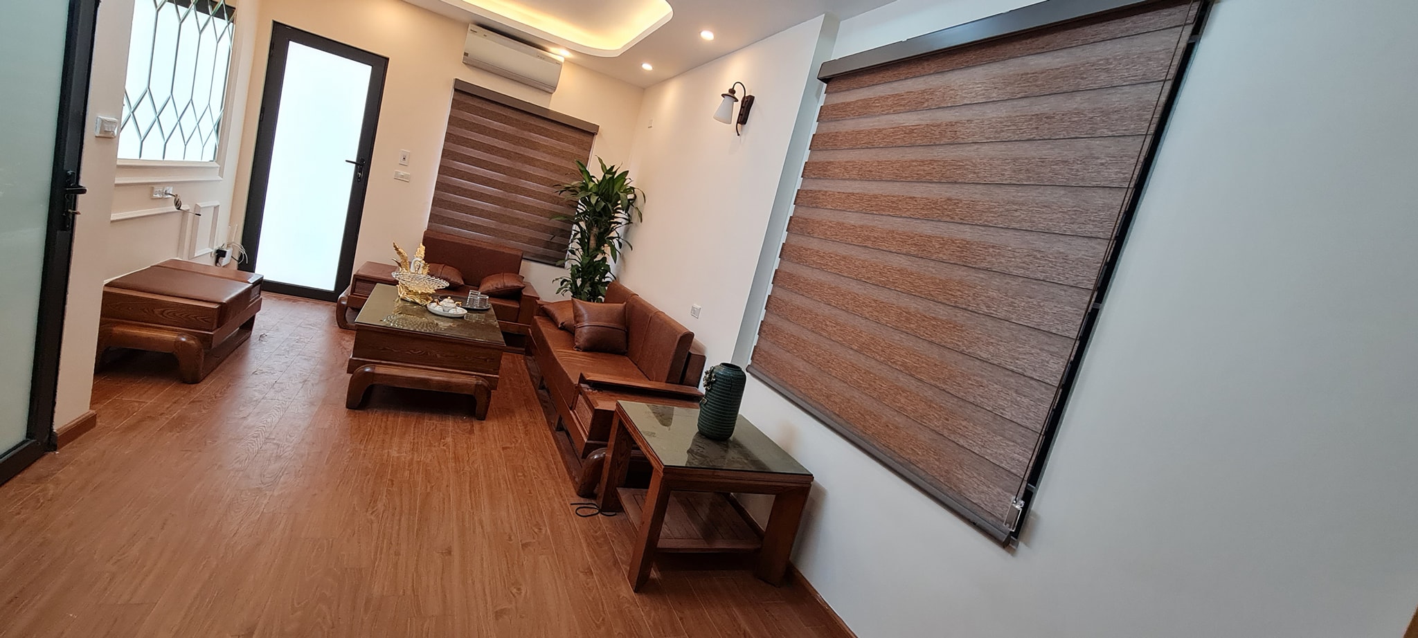 Bán ngôi nhà 67m2 phố Âu Cơ, Tây Hồ Gara Ô tô 7 phòng ngủ Kinh doanh đa dạng 9.6 Tỷ