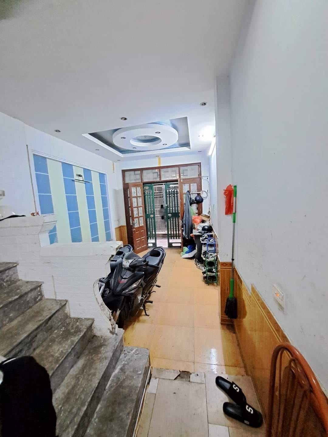 Gấp bán nhà ngõ 46 Định Công Thượng, 4 tầng, ở luôn, 4 ngủ, giá cực tốt.