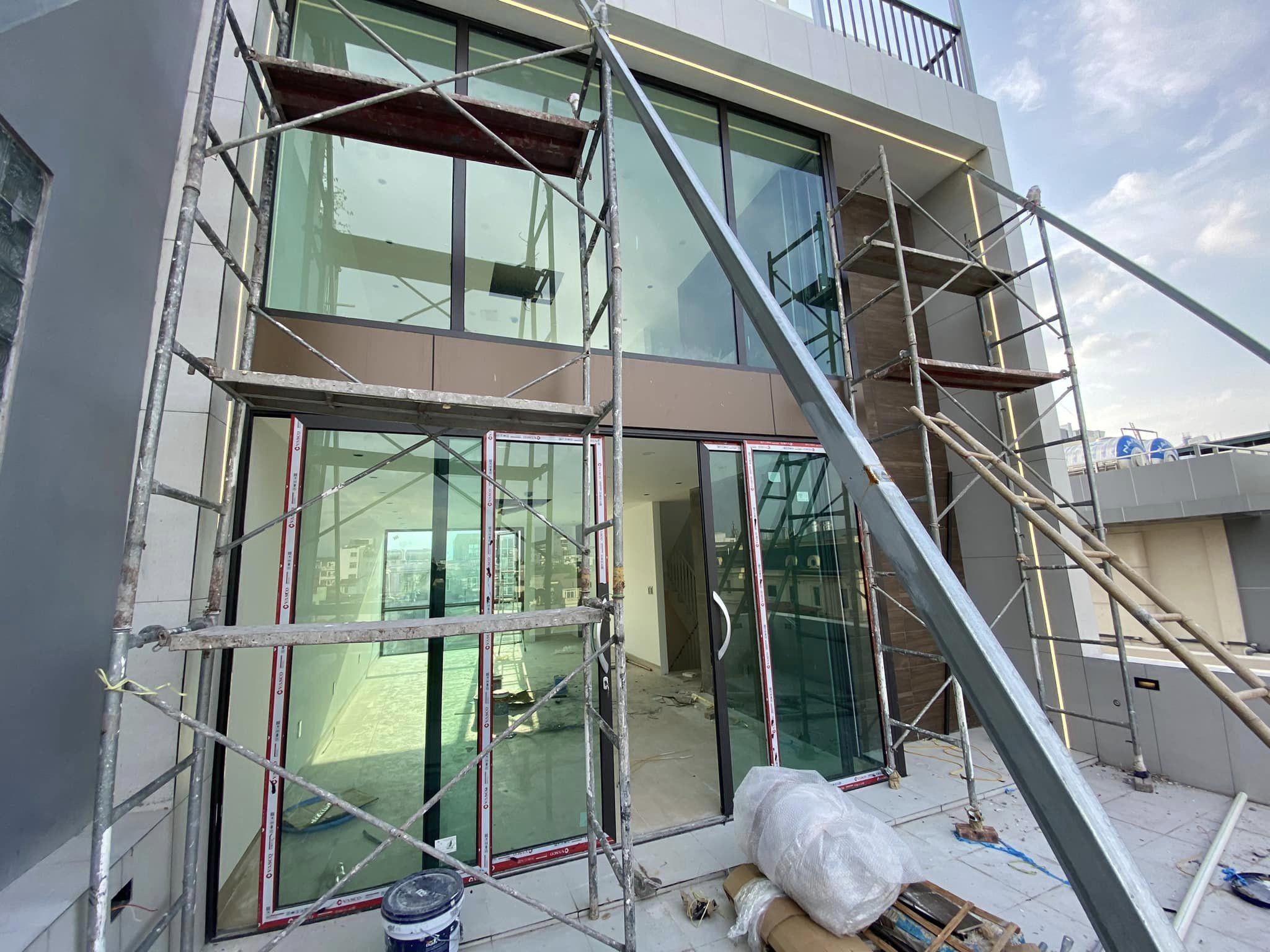 Bán tòa nhà 9 tầng thang máy mặt phố Lý Nam Đế, Hoàn Kiếm, 80m2, mặt tiền 6m rộng rãi, 56 tỷ