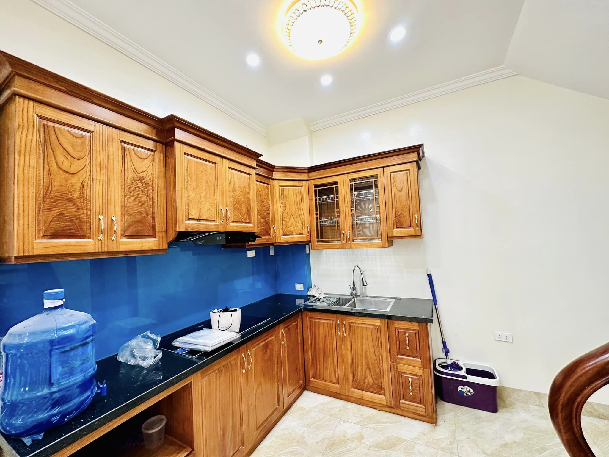 Đẳng cấp Phú Diễn 42m2 x 5T, mt 4,7m – Gara ô tô – View Hồ, An Sinh đỉnh 5,35 Tỷ.