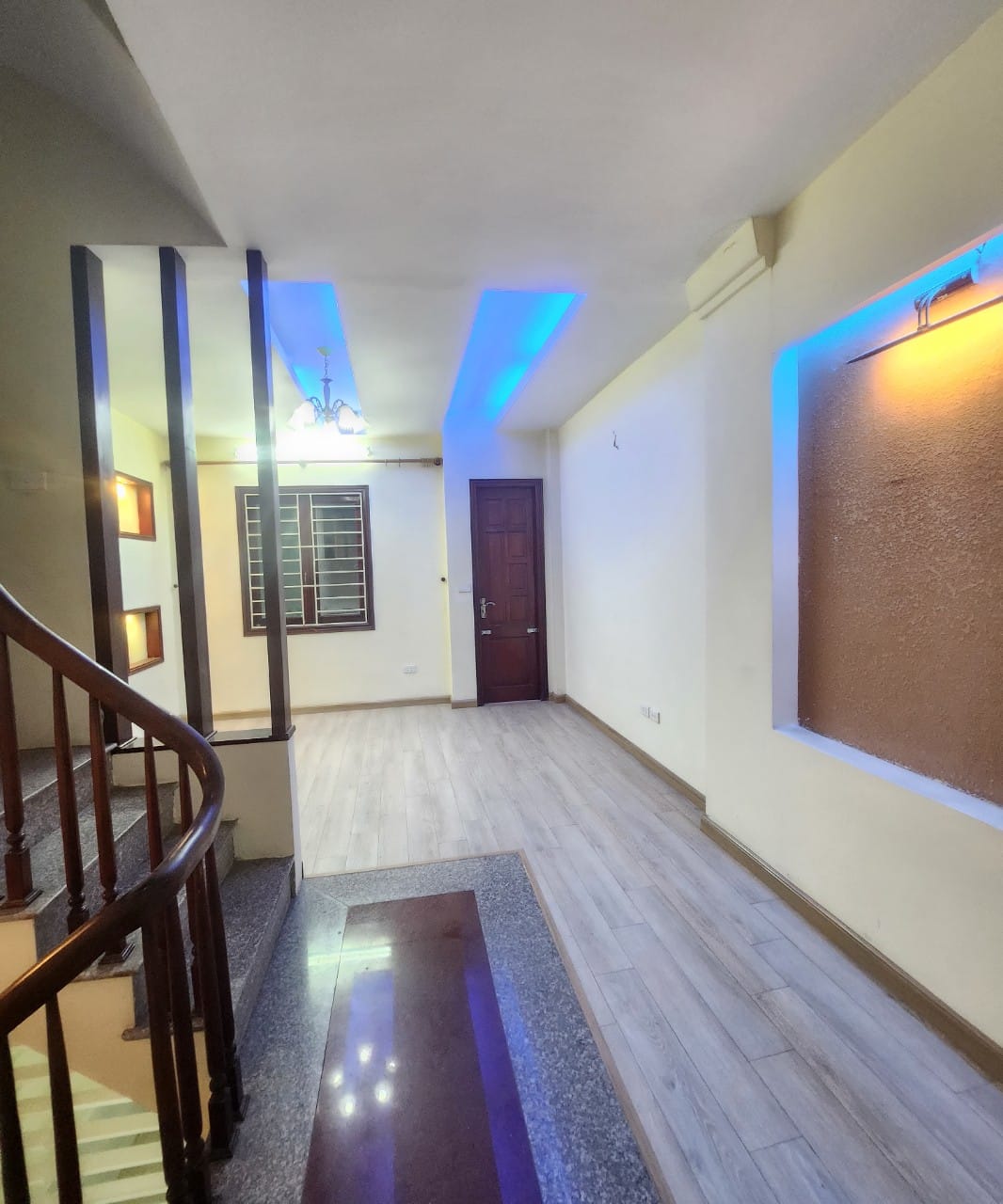 Hiếm, bán Nhà đẹp Dương Quảng Hàm 38m2 X 5T, gần ô tô – 2 thoáng, ở sướng 4,4 Tỷ.