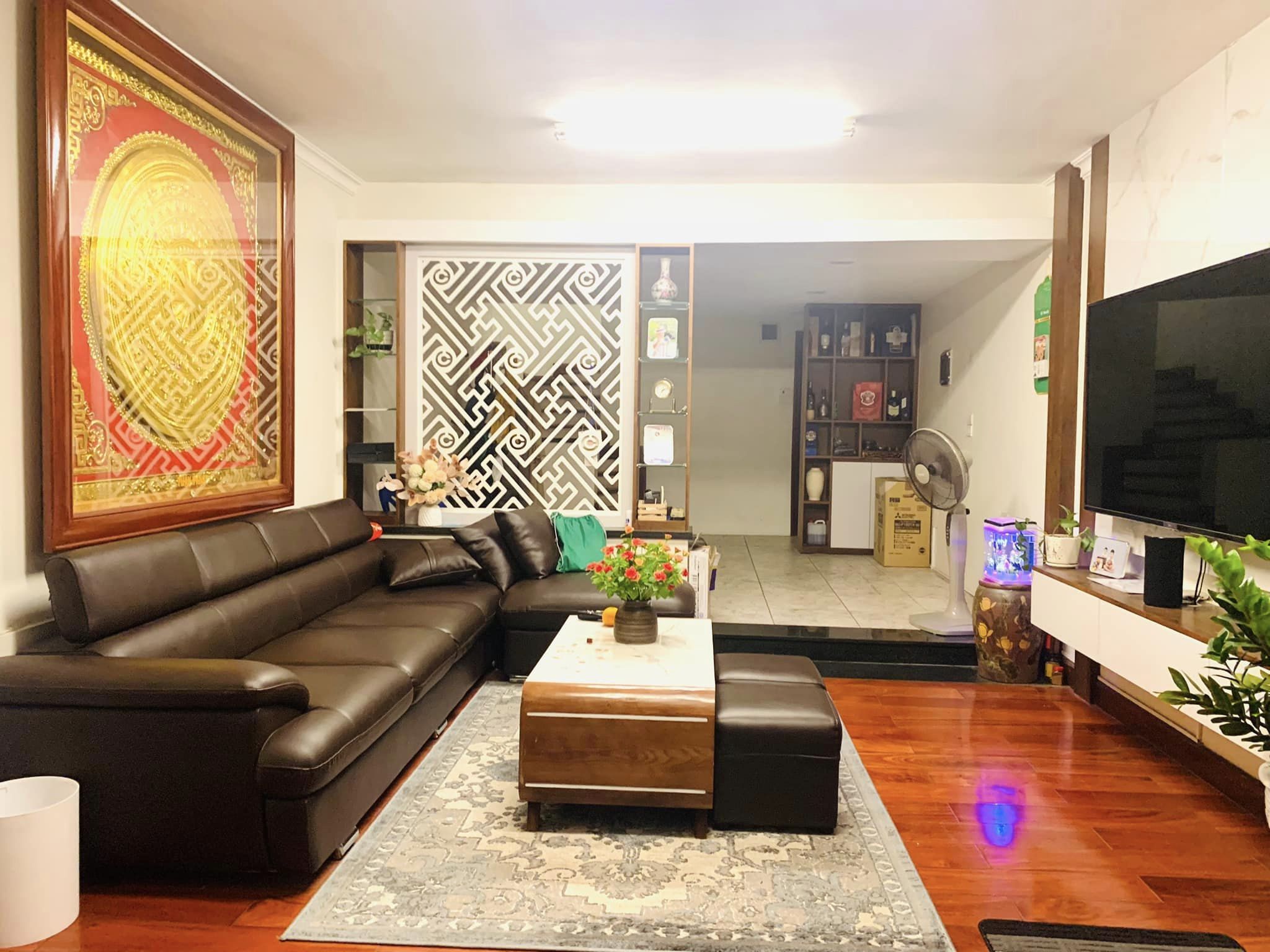 BÁN NHÀ KHU PHÂN LÔ TRẦN QUANG DIỆU ĐỐNG ĐA GẦN PHỐ HOÀNG CẦU, Ô TÔ THÔNG, NHÀ ĐẸP.