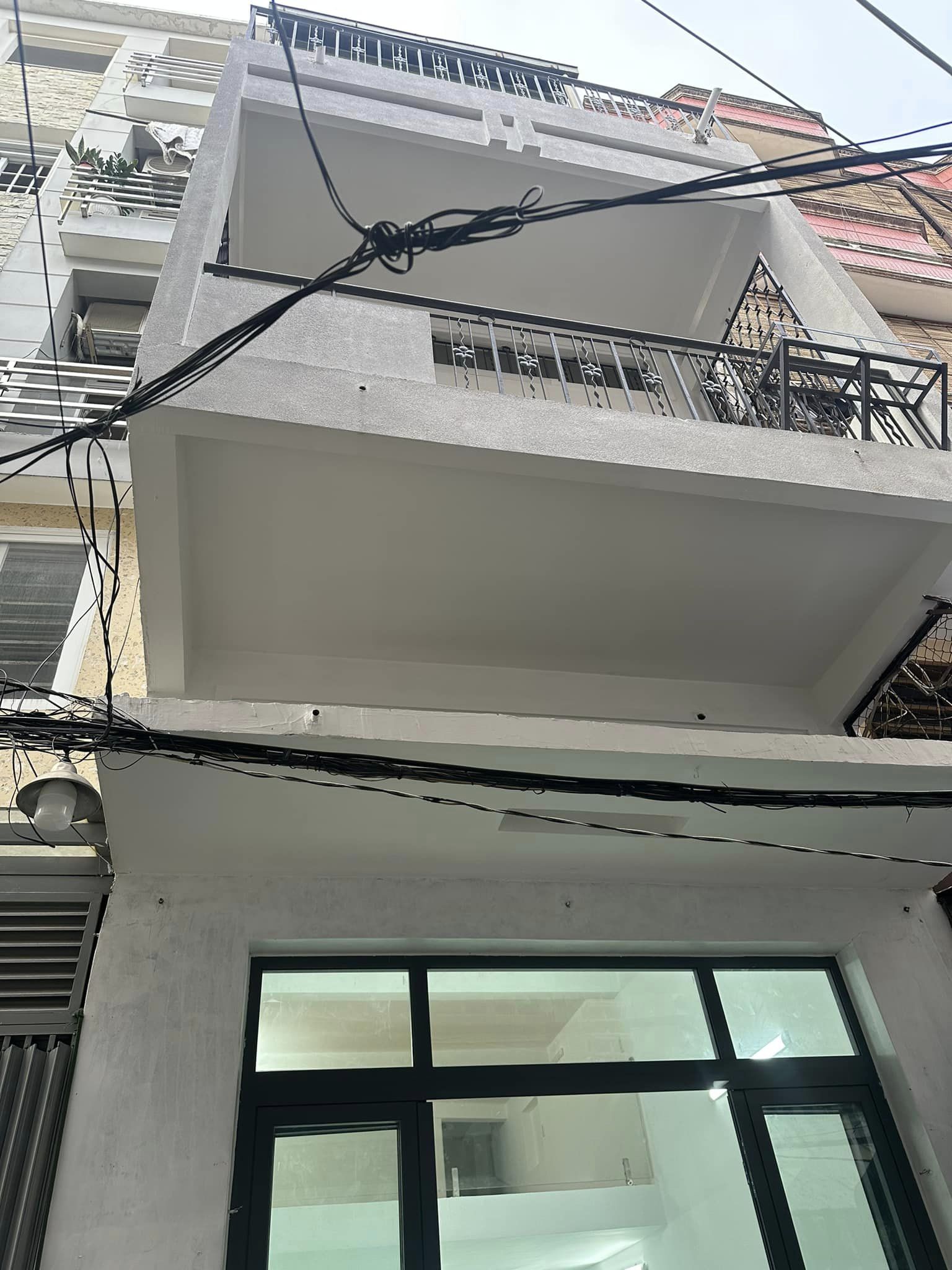 Siêu Hiếm Q3, HXH Lê Văn Sỹ, 2 mặt hẻm trước sau, 42m2, 5 tầng chỉ 6.5 tỷ