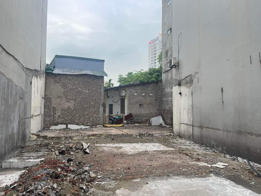 Bán Mảnh đất 139m vuông đẹp tại Văn Cao Ba Đình chỉ 9.5 tỷ MT 8m hiếm mảnh t2