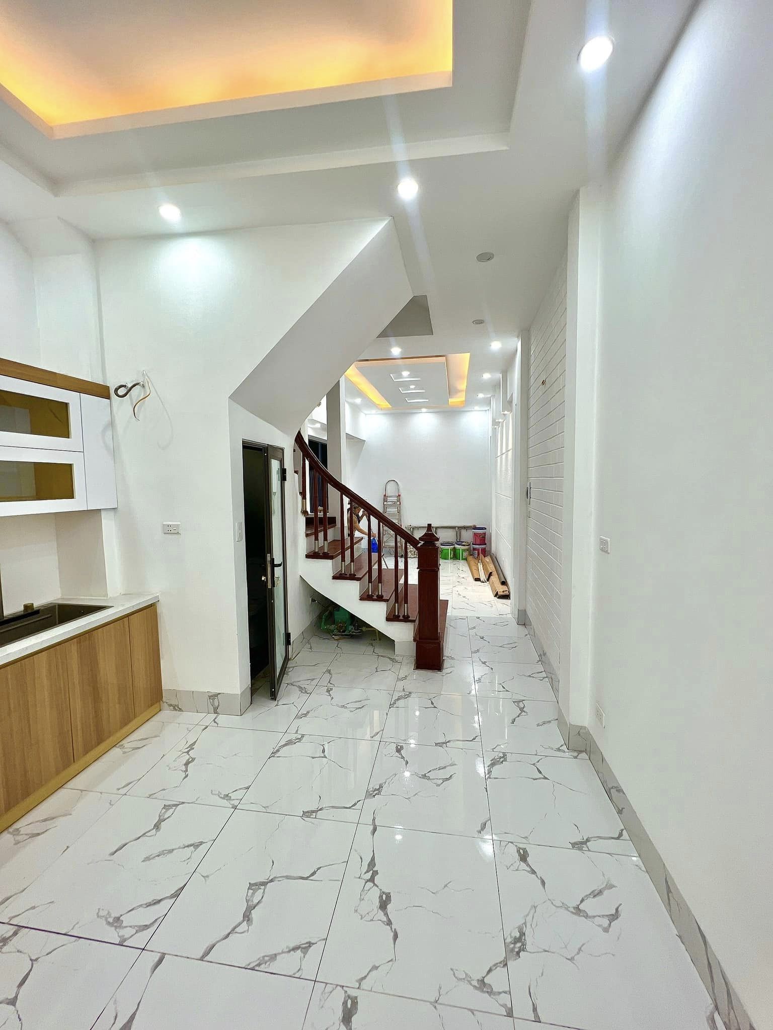 Bán Nhà Riêng Yên Hòa 5 tầng, mặt tiền 10m, ô tô, ngõ thông, view thoáng ở sướng 5.95 tỷ.