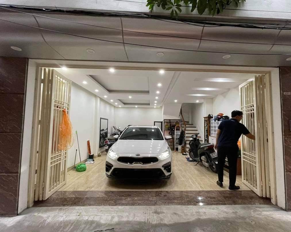 BÁN NHÀ 5 TẦNG MẶT TIỀN RỘNG, PHÂN LÔ Ô TÔ THÔNG, CHỈ HƠN 8 TỶ, PHỐ HOA BẰNG CẦU GIẤY.