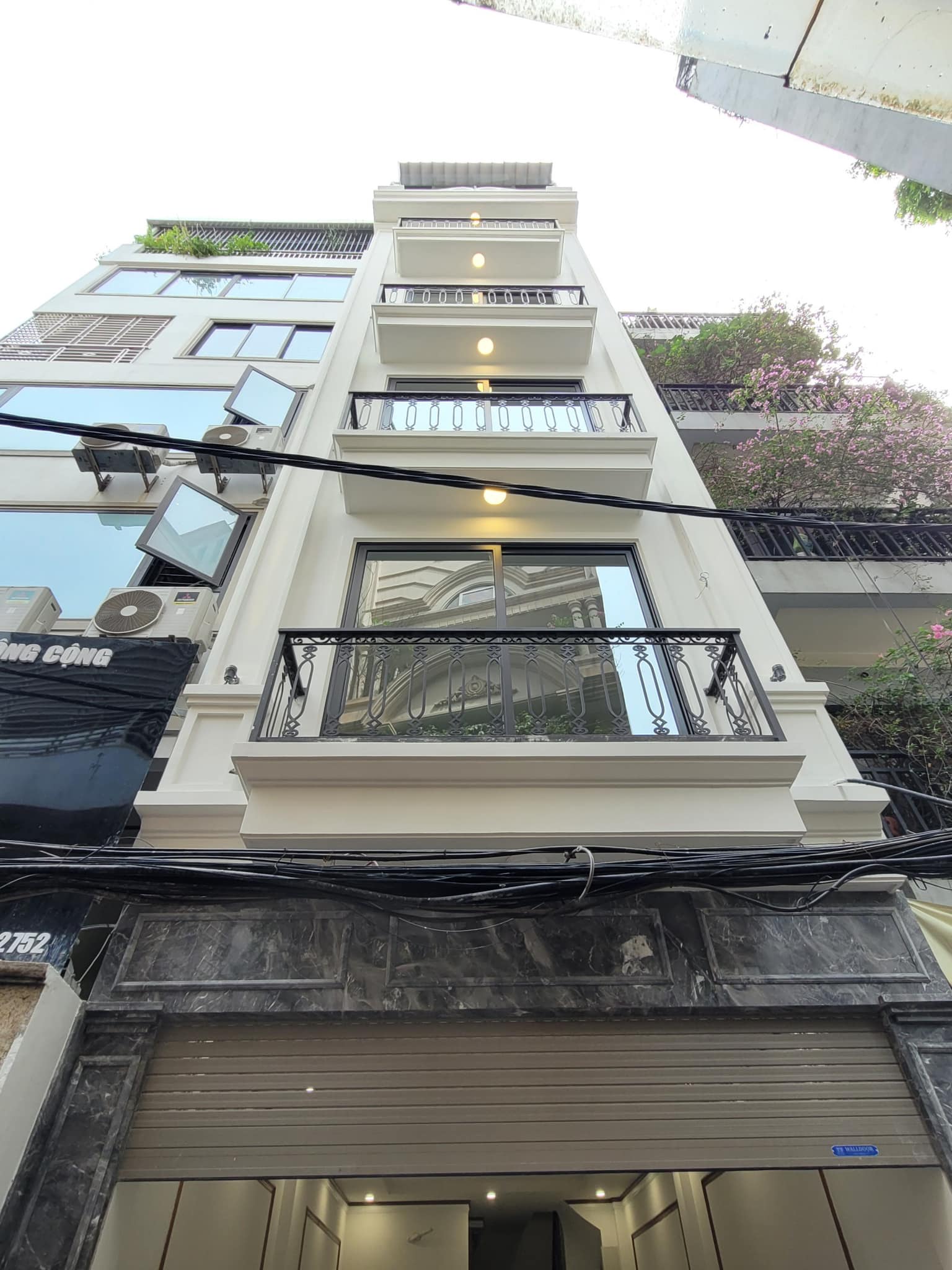 Bán gấp nhà Mới Đẹp 50m x 7 tầng Thang máy Khúc Thừa Dụ Cầu Giấy ô tô kinh doanh 15.8 tỷ