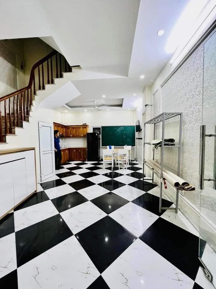 Bán nhà Ngọc Khánh, Ba Đình, dt 45.6m, 2 mặt thoáng, chỉ 20m ra mặt Phố. Giá 6.8 tỷ