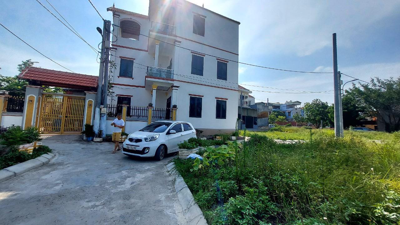 Hot ! Chính chủ bán lô đất 65m2, 2 mặt tiền- khu đất đấu giá Siêu Quần, Tả Thanh Oai, Thanh Trì, giá chỉ 2,1 tỷ.