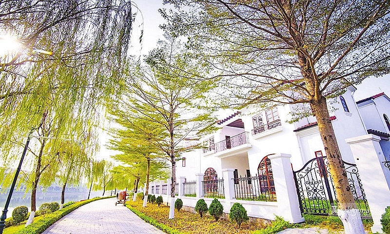 Chính chủ cần bán gấp căn biệt thự diện tích đất 336m² trong khu Vista Lago hồ lớn 23XXX