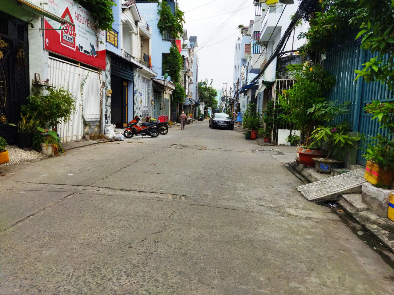 Bán đất Đường Lê Trọng Tấn, Bình Tân, 135m2, hẻm xe hơi thông, giá chỉ 42tr/m2