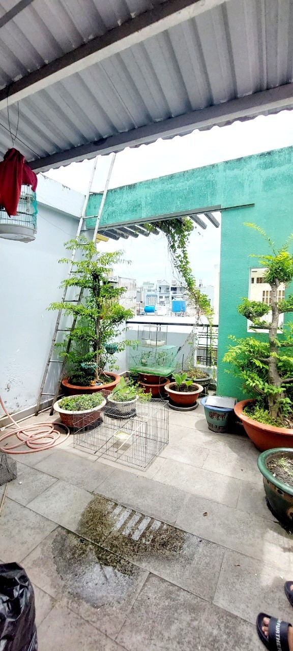 Bán nhà sát CMT8, Quận 10, 45m2, 4 tầng rất đẹp, chỉ 5 tỷ hơn