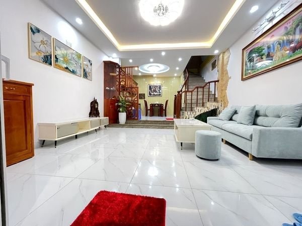 Bán Nhà Phố Đức Diễn, 5 tầng,4 PN, 35m2 giá 3,4 tỷ Oto ,Kinh Doanh