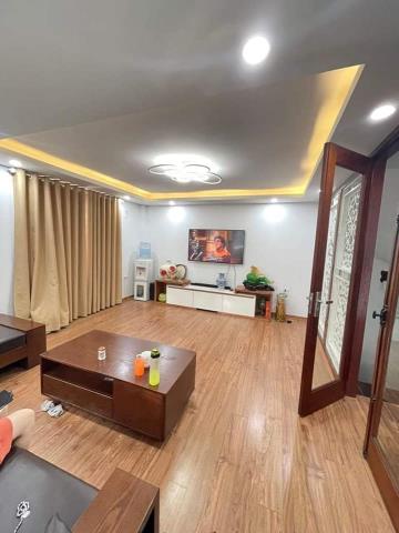 Cần tiền bán nhà phố Đại La, ô tô đỗ cửa, trung tâm Hai Bà Trưng giá 7,5 tỷ 45m2 MT 5m