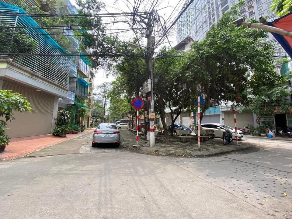 BÁN NHÀ LĨNH NAM QUẬN HOÀNG MAI - 45M 5 TẦNG MT 8.3M - NHỈNH 6 TỶ OTO 4 CHỖ ĐỖ CỬA 5M RA OTO TRÁNH LÔ GÓC 2 MẶT TIỀN NHÀ MỚI ĐẸP FULL NỘI THẤT