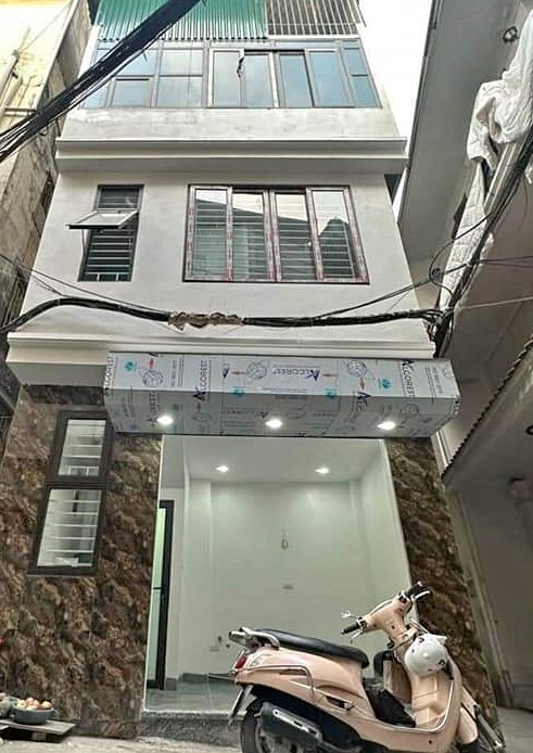 Bán nhà Cầu Giấy 45m 4 tầng cạnh bãi Oto nhỉnh 4 tỷ
