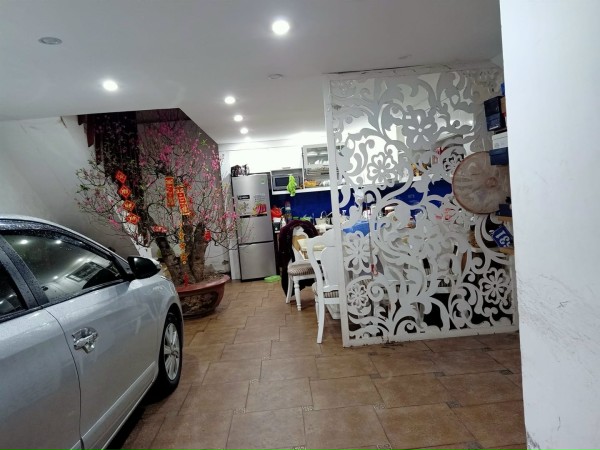 BÁN NHÀ HOÀNG QUỘC VIỆT, 62M2 - 5TẦNG, GARA Ô TÔ - Ô TÔ TRÁNH, Ô CHỜ THANG MÁY, KINH DOANH VÀ Ở ĐỀU PHÙ HỢP, ĐẦY ĐỦ NỘI THẤT, GIÁ 9,5 TỶ