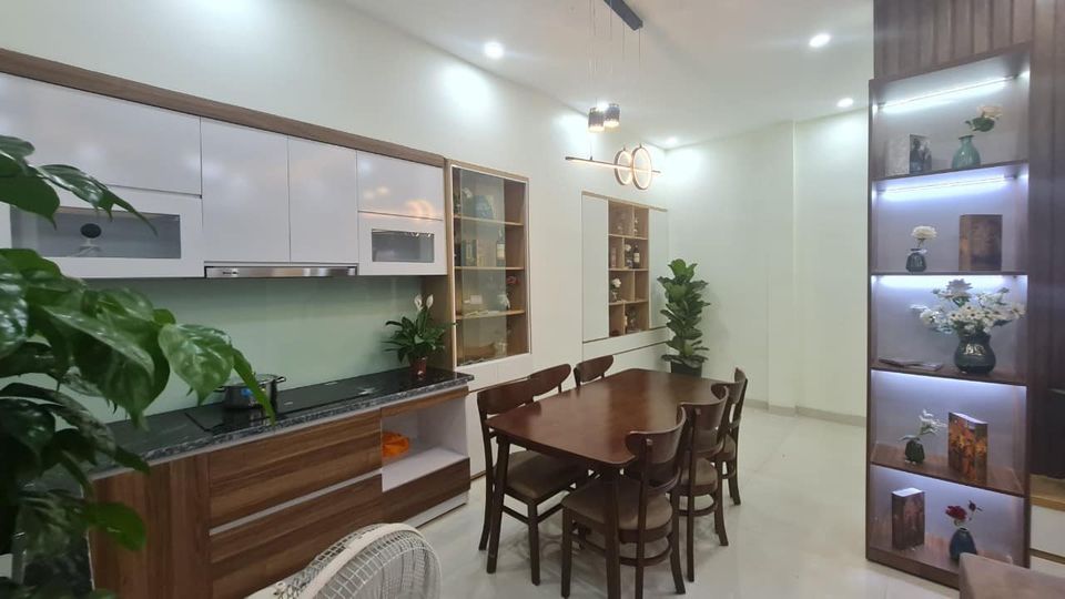 Siêu Hot Phố Văn Trì, 5 tầng 45m2 giá 3,6 tỷ Oto,Kinh Doanh