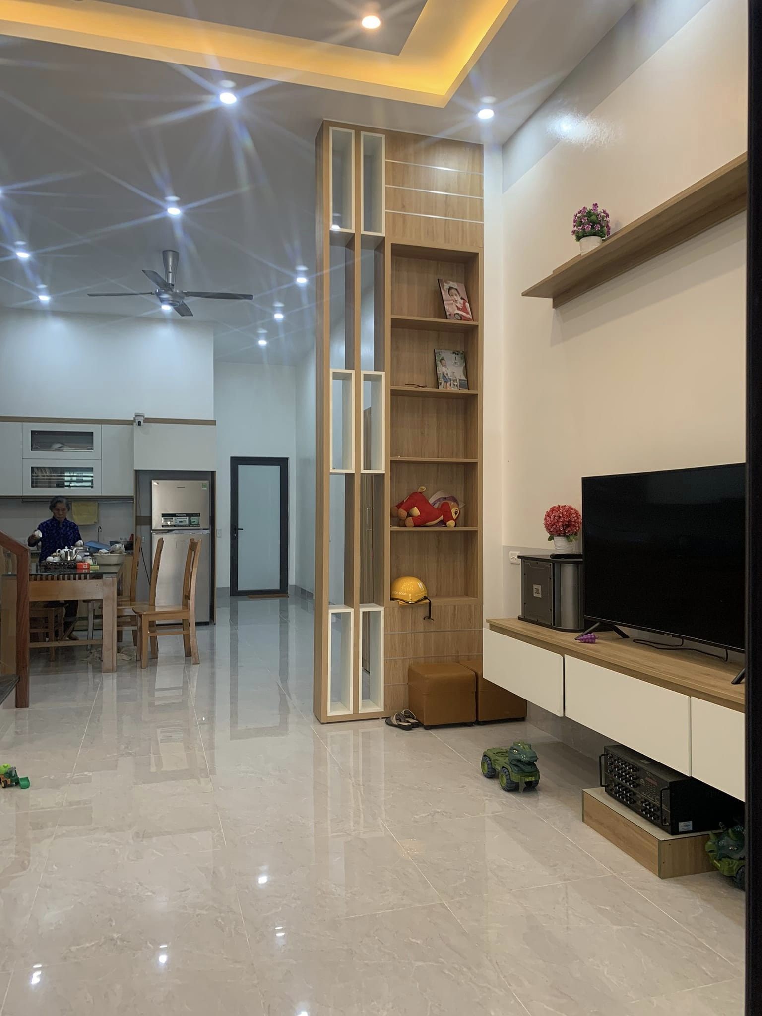 Cần bán n.h.à đường 279 phường Nam Thanh thành phố Điện Biên Phủ