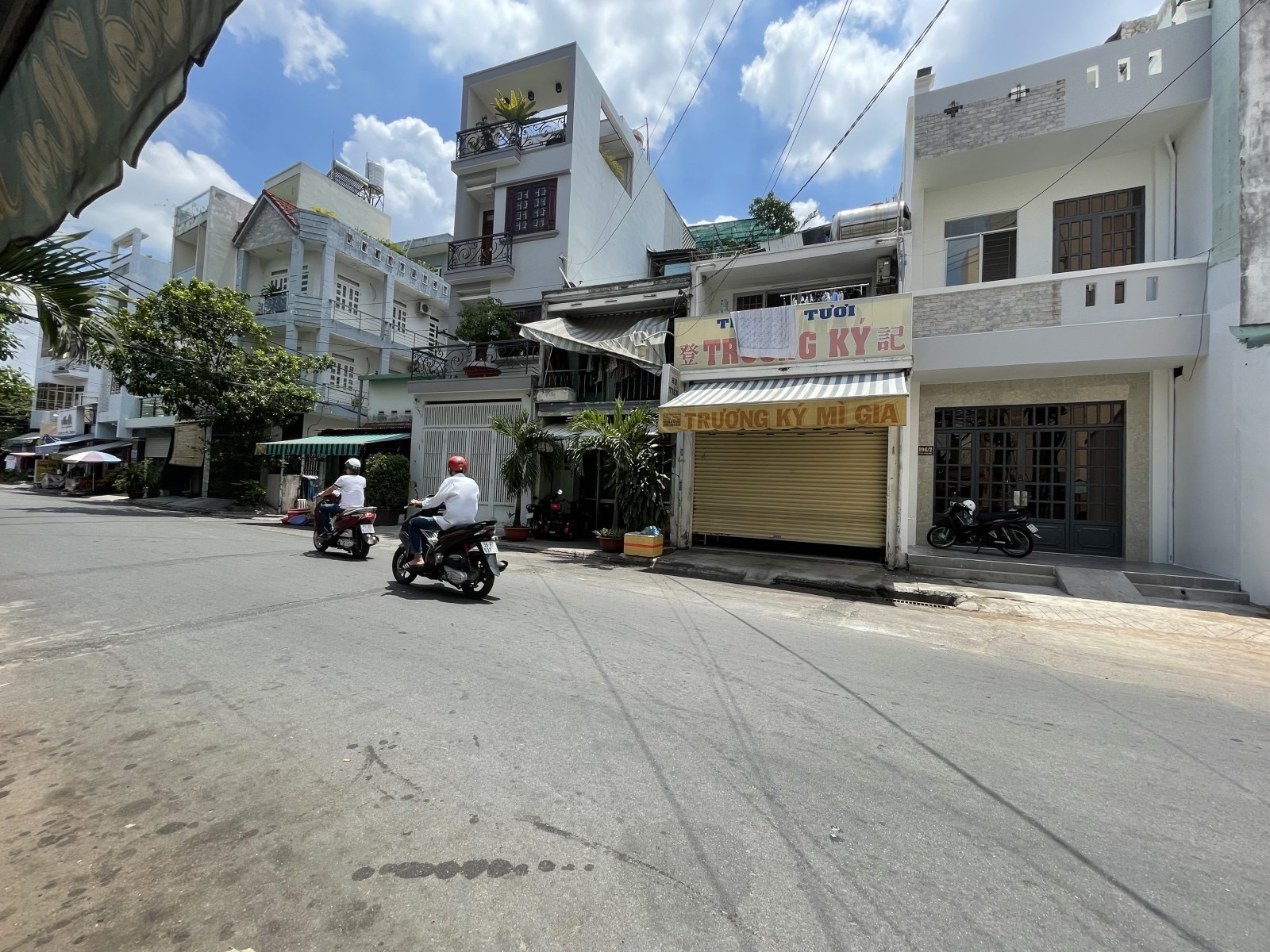 BÁN NHÀ GIÁ RẺ.HẺM XE KHÁCH TRÁNH.46M2.3TẦNG.6TỶ X.. TÂN SƠN NHÌ. TÂN PHÚ