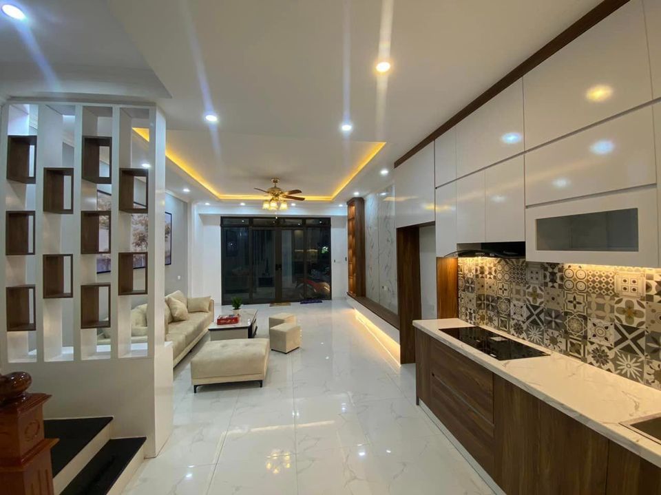 Bán Nhà Phố Phú Minh, 5 tầng x 40m2 giá 4 tỷ Oto,Kinh Doanh