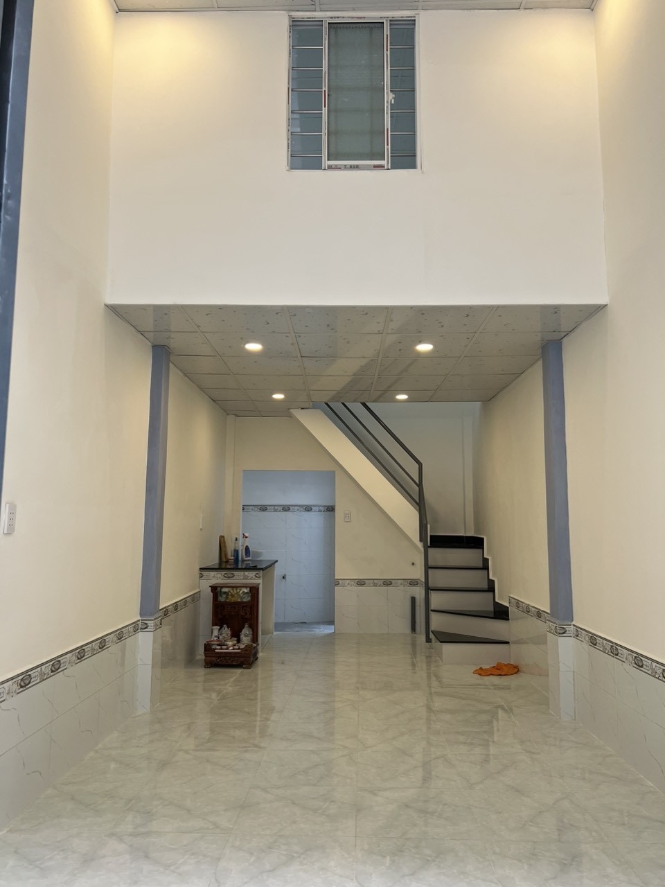 CHỈ 2.2T,Ỷ CÓ NHÀ ĐƯỜNG BỜ BAO TÂN THẮNG. TÂN PHÚ.27M2 .MỘT TRỆT MỘT LỬNG