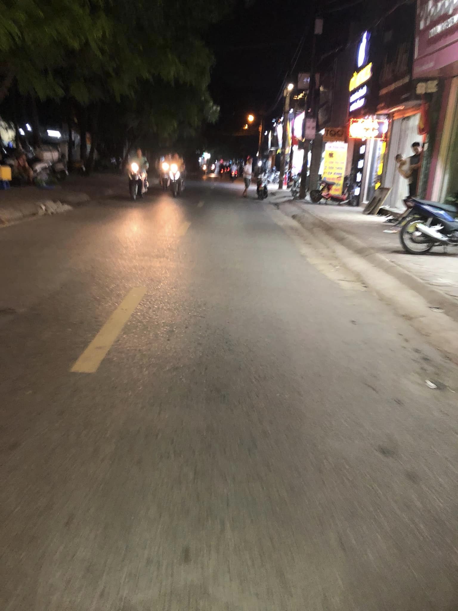 HOT HOT NHÀ MẶT PHỐ XUÂN ĐỈNH 132m2, 3 tầng, MT 9,5m giá chỉ 10tỷ