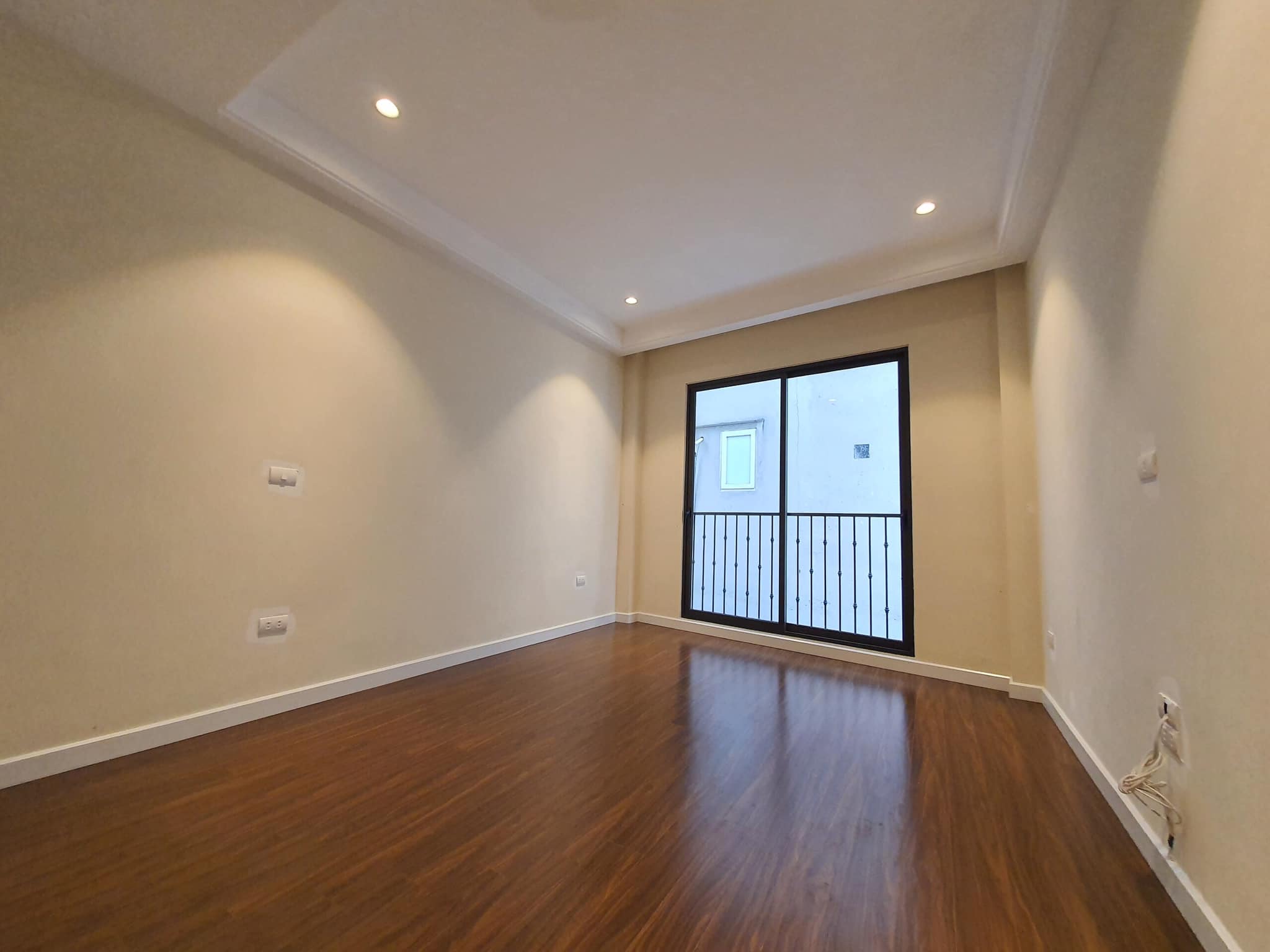 Bán ngôi nhà 67m2 phố Nghi Tàm, Tây Hồ Gara Ô tô 7 chỗ Kinh doanh đa dạng 3.2 Tỷ.