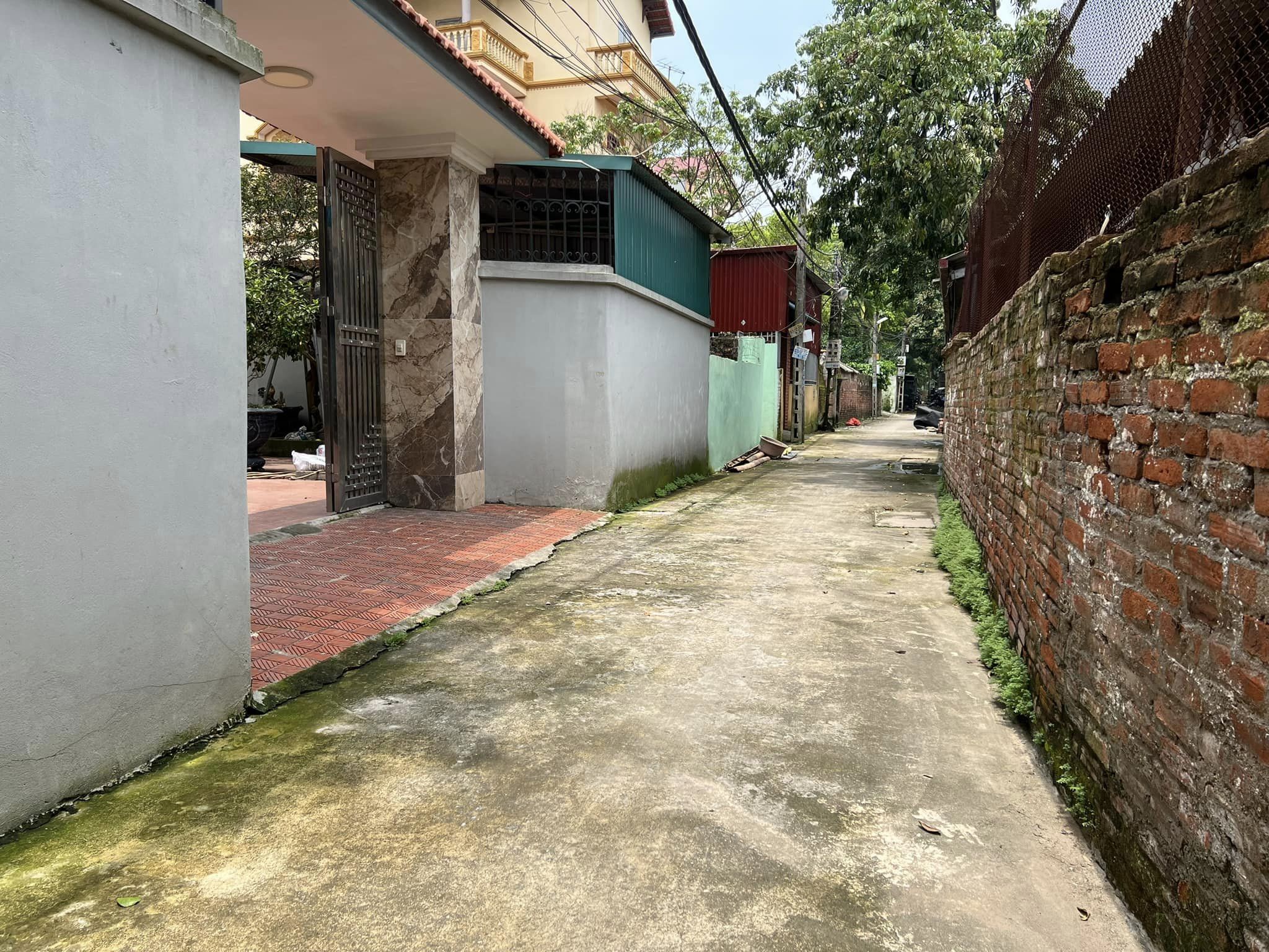 Bán đất ở TT Như Quỳnh, 68m, Ô tô vào, giá 1.x tỷ