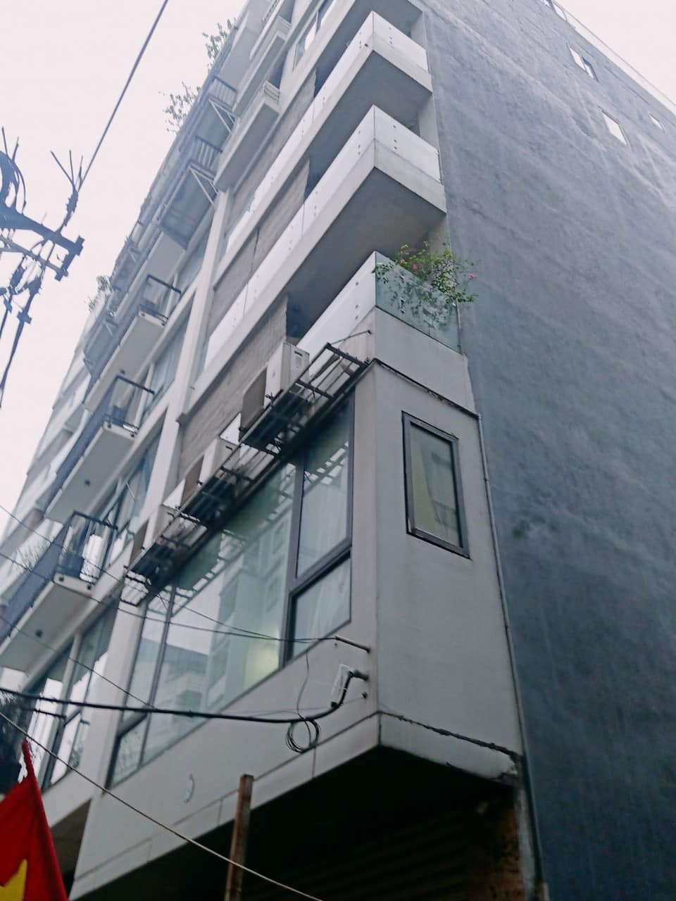 Bán nhà Phố Lạc Long Quân Tây Hồ KD đỉnh diện tích 95m2, 8 tầng, giá 29.5 tỷ