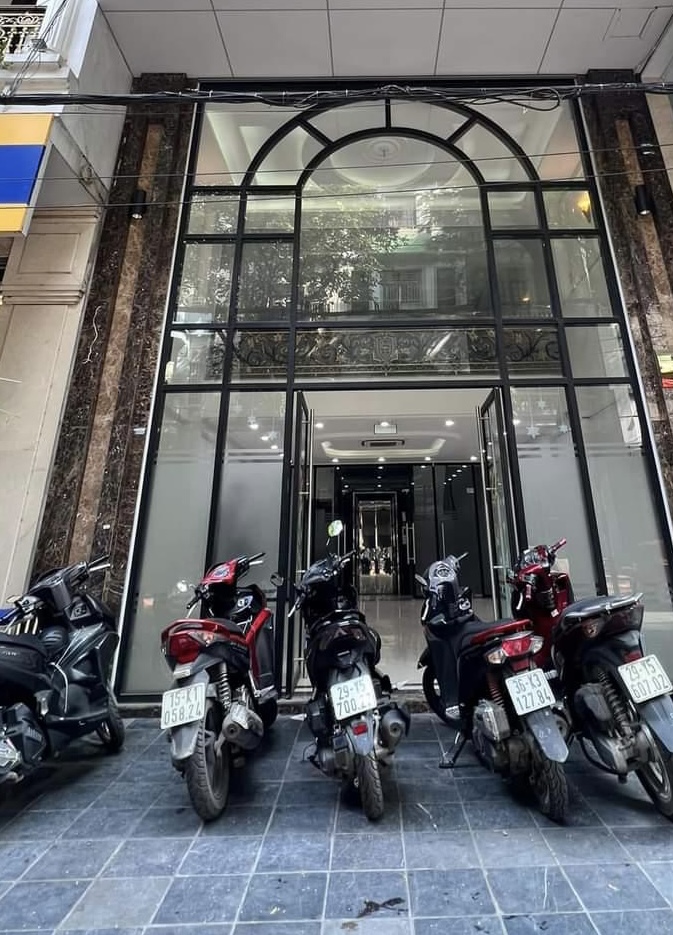 Bán nhà mặt phố Quận Đống đa-8tầng thang máy- vỉa hè rộng 6m-kinh doanh đẳng cấp - có GPXD và PCCC đầy đủ-cho thuê dòng tiền cực tốt