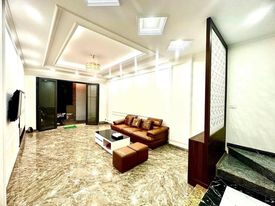 7 TẦNG, THANG MÁY, CẠNH ĐƯỜNG OTO, NHỈNH 7 TỶ