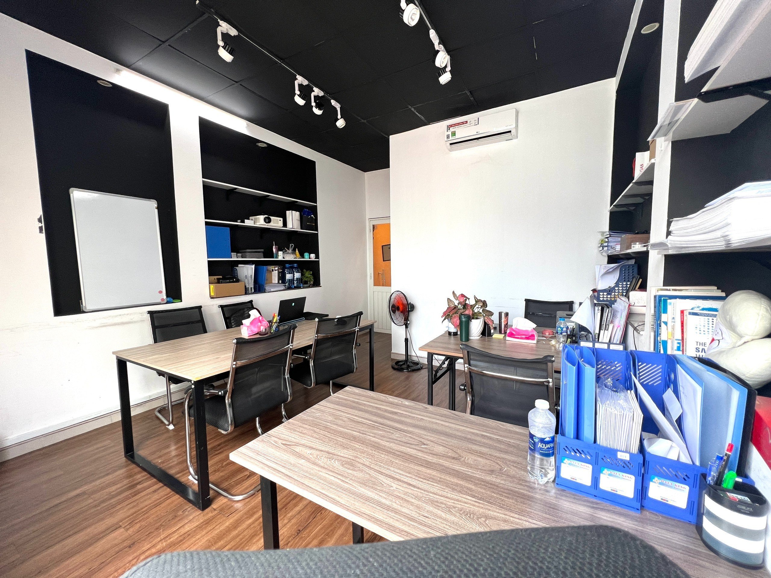 Chính chủ cho thuê văn phòng sạch đẹp lầu 2 tại khu sầm uất Nguyễn Văn Thủ, P.Đa Kao, Q1