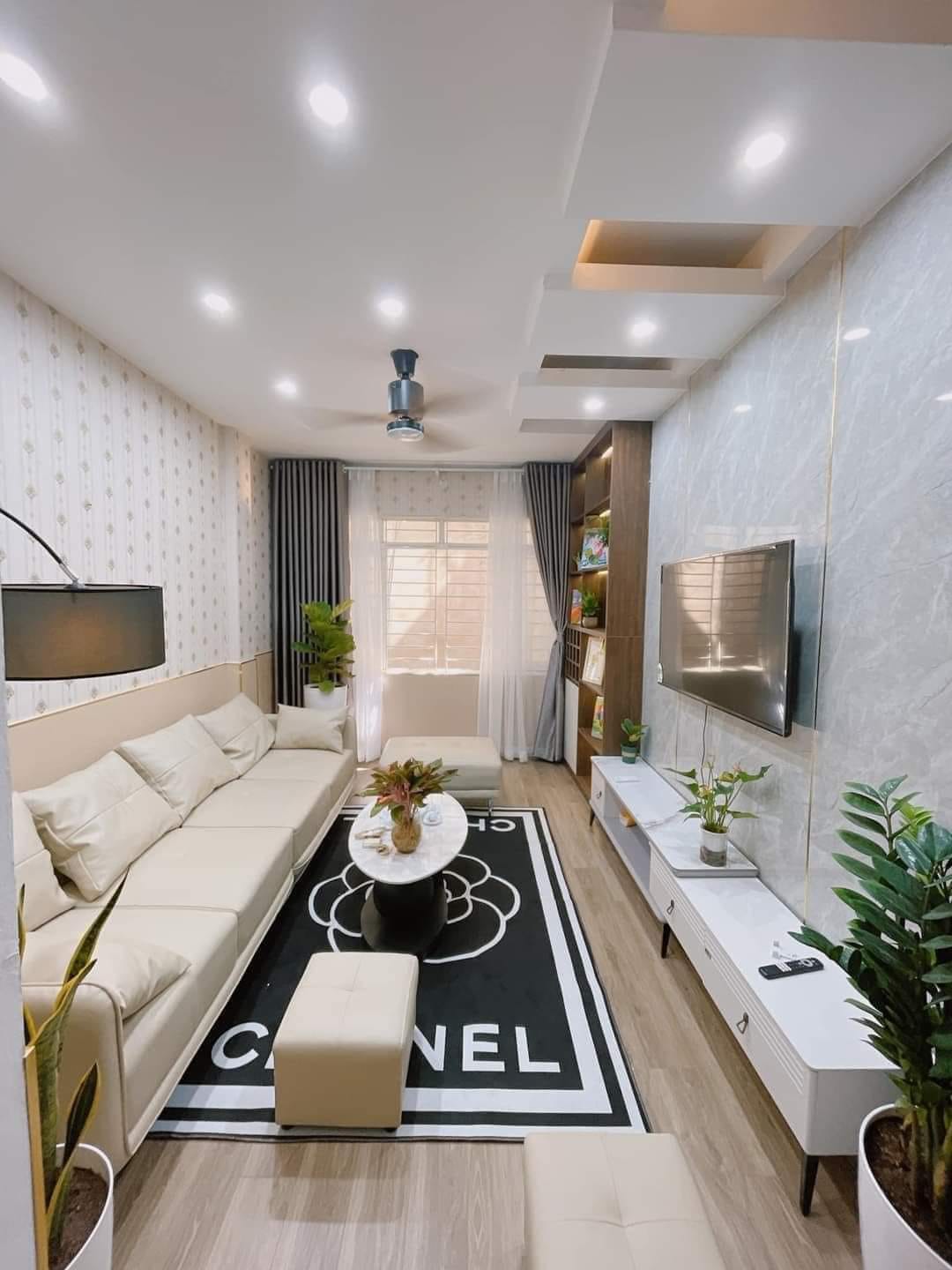 Ngõ rộng thẳng tưng – Ngay cạnh Royal City – Nhà đẹp long lanh - Nguyễn Trãi