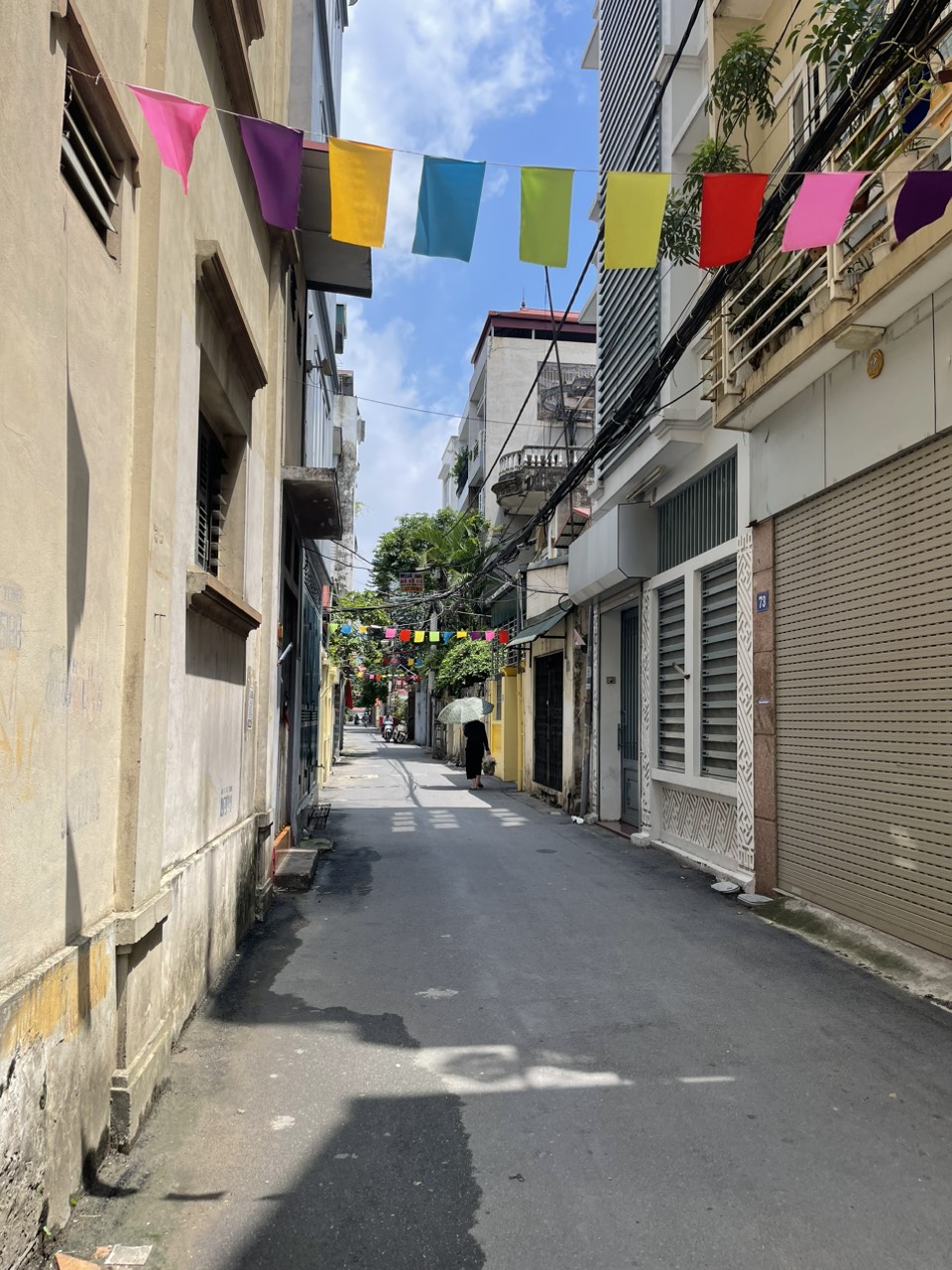 NHÀ MỚI - LÔ GÓC - FULL NỘI THẤT - Ô TÔ TRÁNH - GẦN HỒ KHÔNG KHÍ TRONG LÀNH THOÁNG MÁT QUANH NĂM