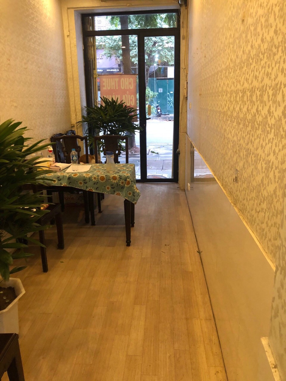 Cửa hàng Phố Huế cần cho thuê.