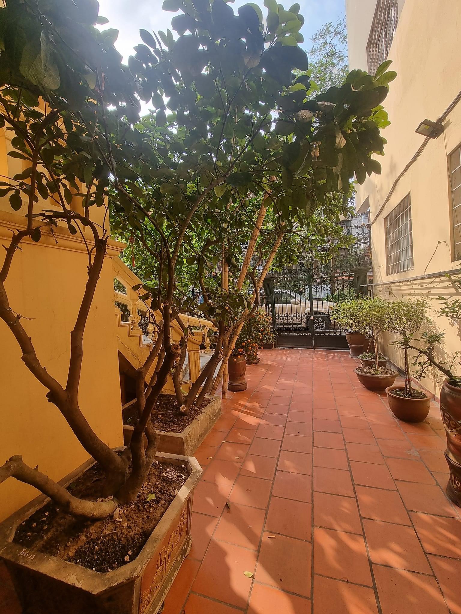 Siêu hiếm biệt thự Thái Thịnh 190m2 4Tầng MT 7m-Ô Tô đỗ cửa thoáng trước vĩnh viễn kinh doanh đẹp