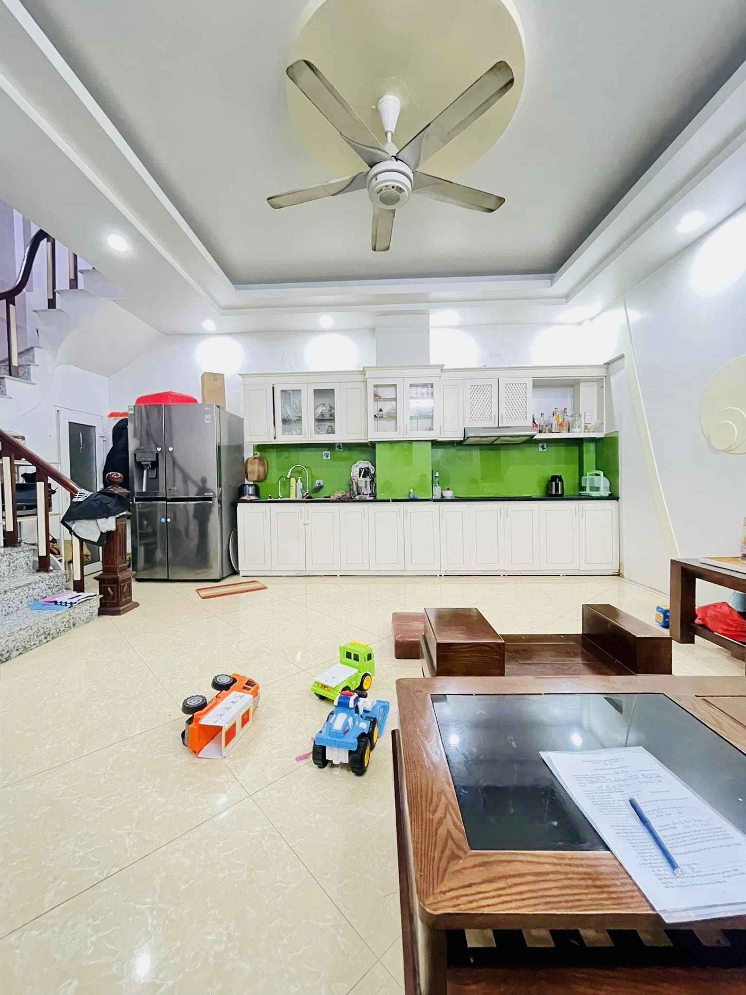 BÁN NHÀ TÂN MAI QUẬN HOÀNG MAI - 40M 5 TẦNG MT 5.4M - CHỈ HƠN 3 TỶ 10M RA OTO TRÁNH NHÀ RỘNG ĐẸP Ở SƯỚNG