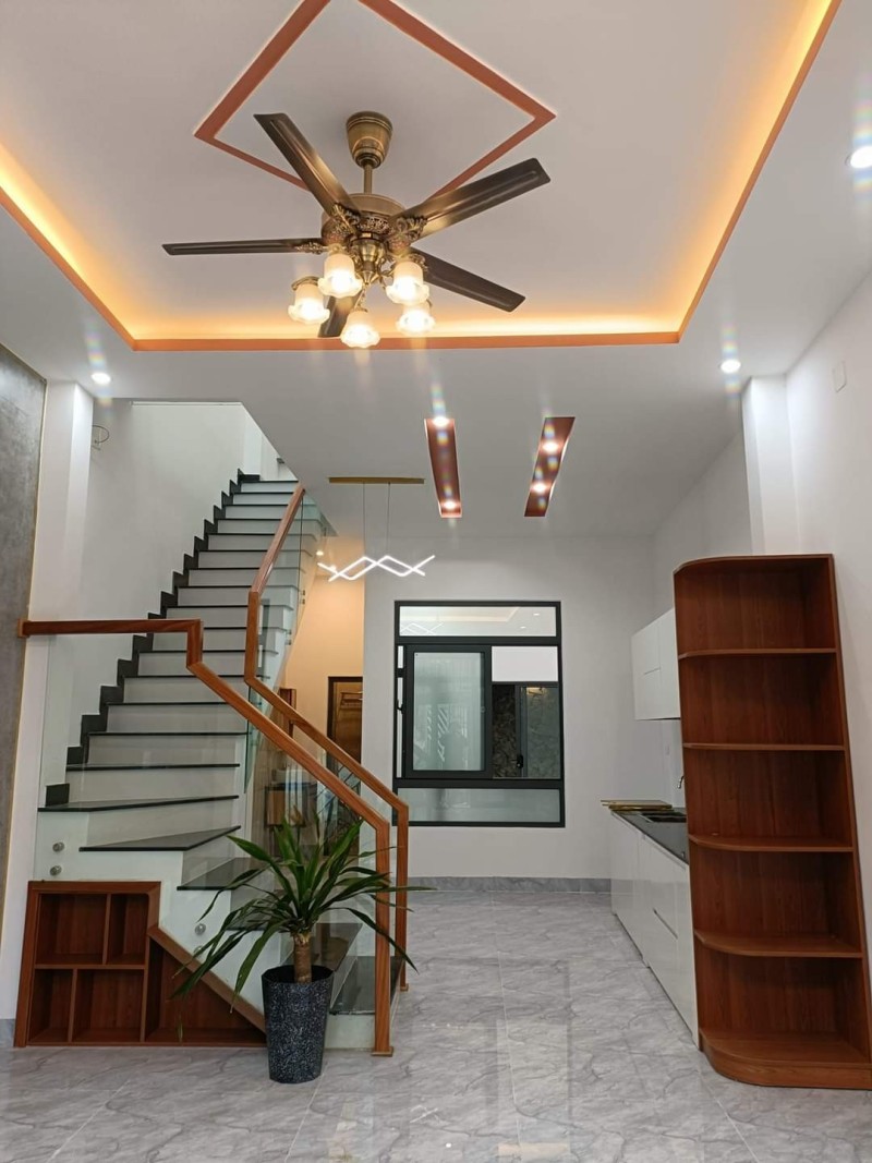 BÁN NHÀ 2 TẦNG MỚI ĐẸP 3PN, KIỆT ÔTÔ 4M HOÀNG VĂN THÁI, CÁCH ĐƯỜNG CHÍNH 50M - CHỈ NHỈNH 2 TỶ