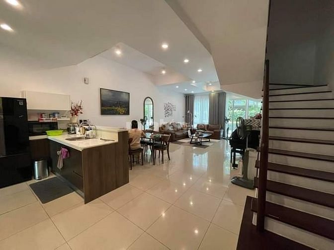 90m2