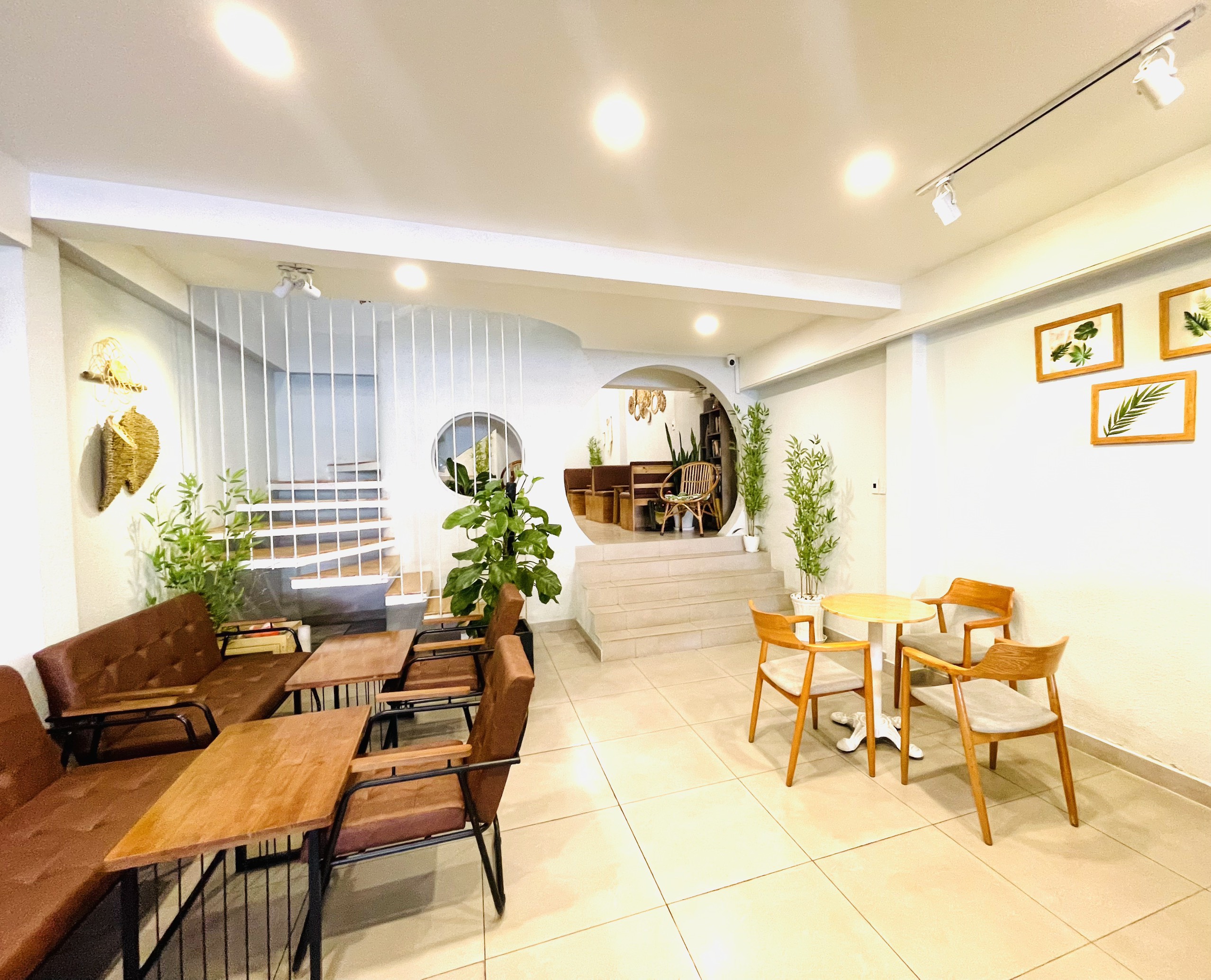 CẦN NHƯỢNG LẠI QUÁN CAFE MẶT TIỀN Địa chỉ: Huỳnh Tấn Phát – quận 7 – TP Hồ Chí Minh