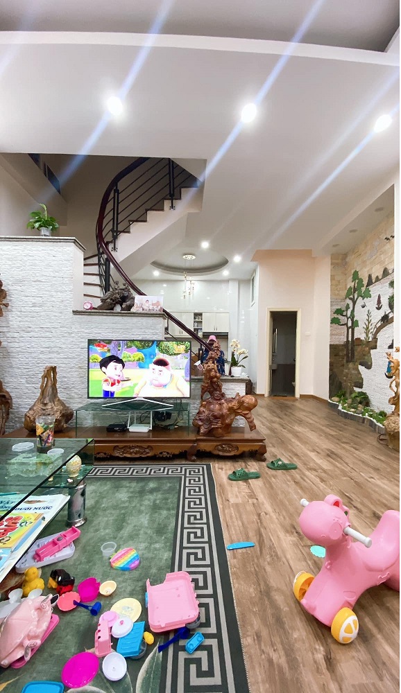 NHÀ ĐẸP CẦU GIẤY - DÂN XÂY, NỘI THẤT TẶNG - TIỆN ÍCH ĐỈNH, DÂN TRÍ CAO - 67M2 NHỈNH 7 TỶ