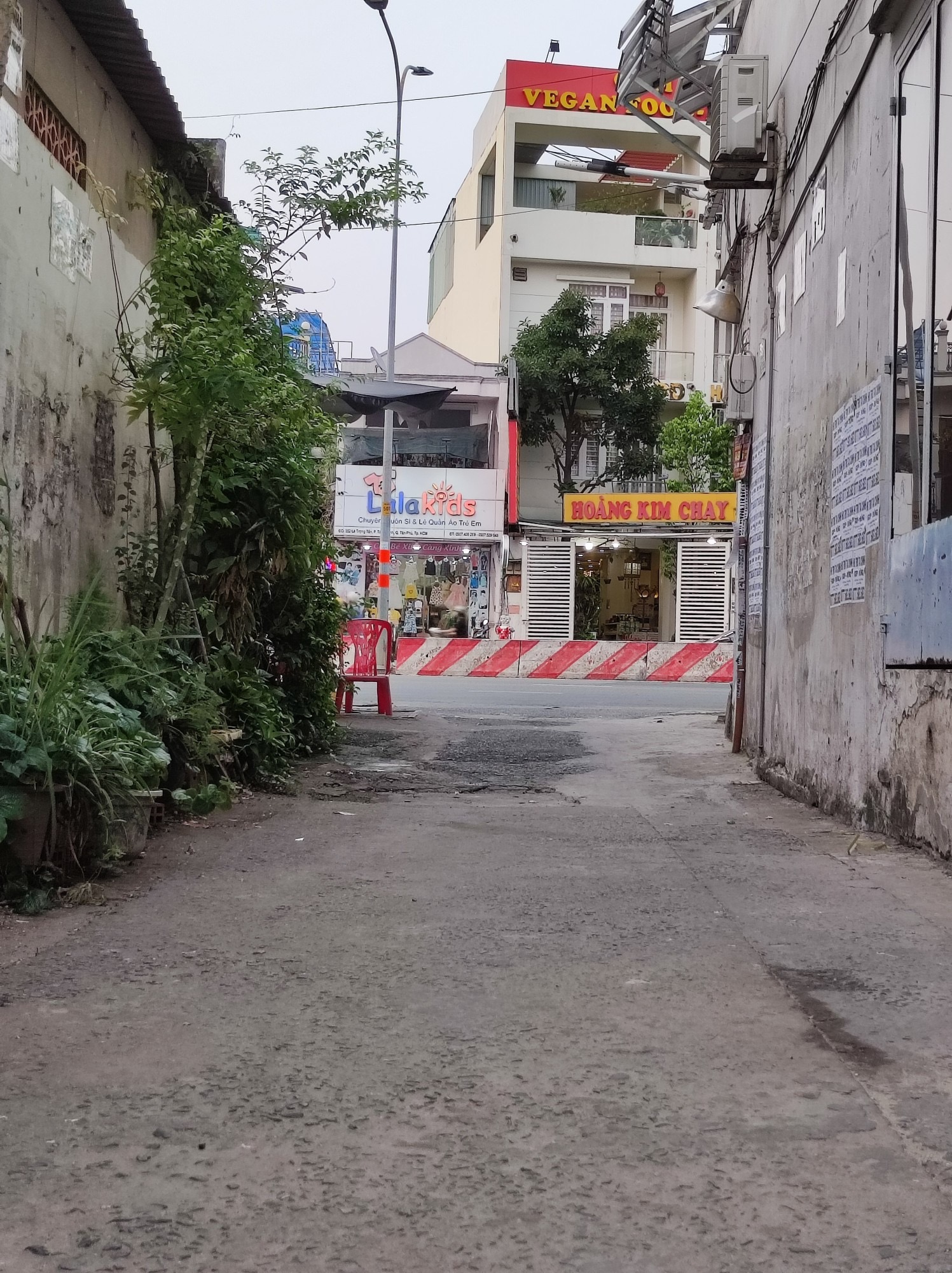 BÁN NHÀ GẦN MẶT TIỀN ĐƯỜNG LÊ TRỌNG TẤN.92M2.2TẦNG .GIÁ RẺ. TÂN PHÚ