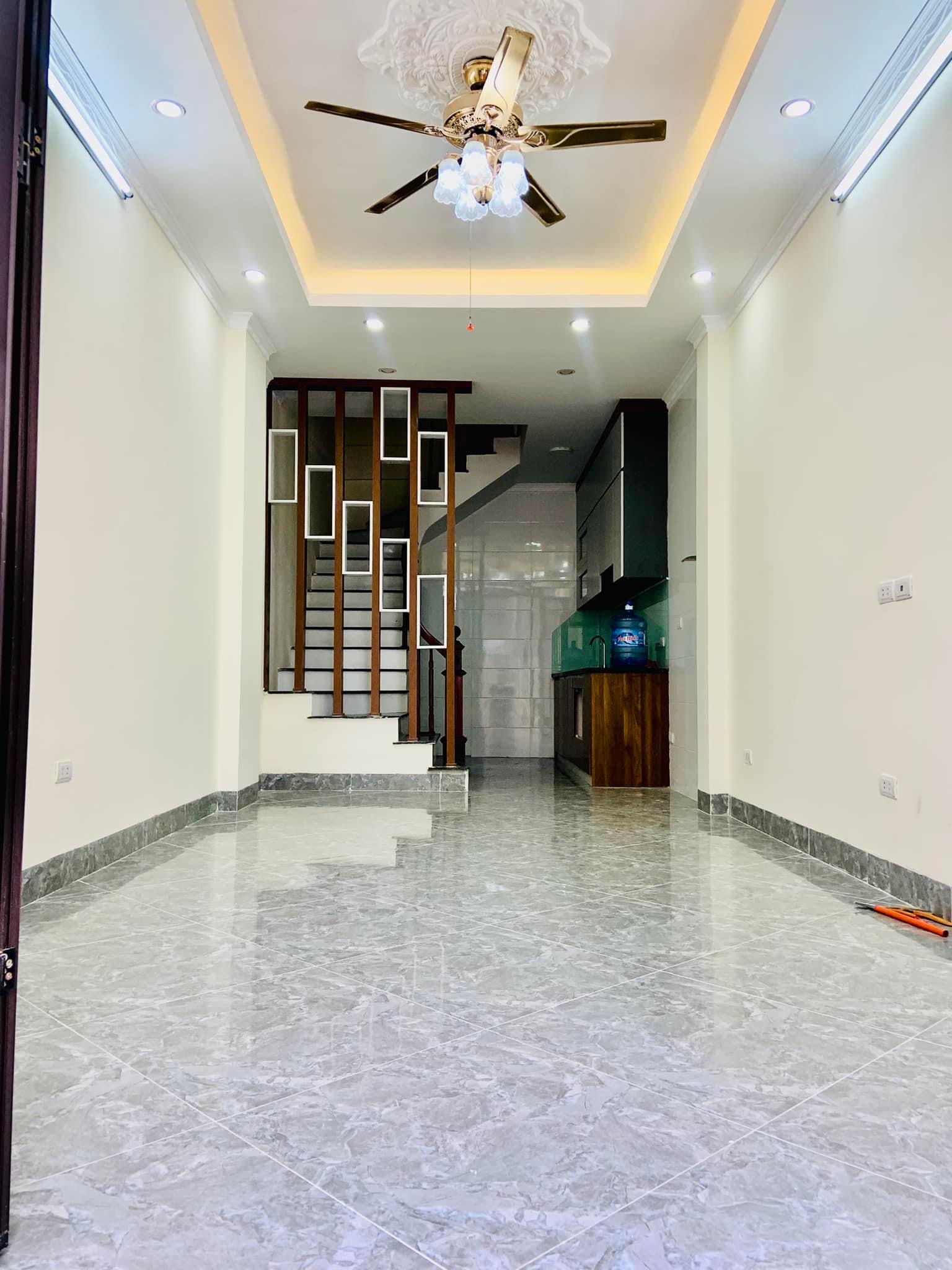 Bán nhà Phú Minh-Văn Tiến Dũng,ô tô kiamorning đỗ cổng,50m ra bãi gửi ô tô,nở hậu,31m,5T,mt:3,2m